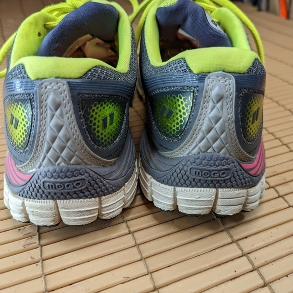 Brooks Glycerin 11 Womens Shoes Sneakers Sz 9 Neon Yellow Running 1201371B682 - Picture 7 of 11